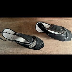 8 1/2 Women’s Harper impo Black Heels